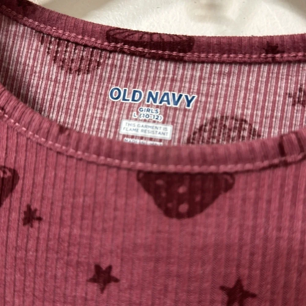 Old navy tee